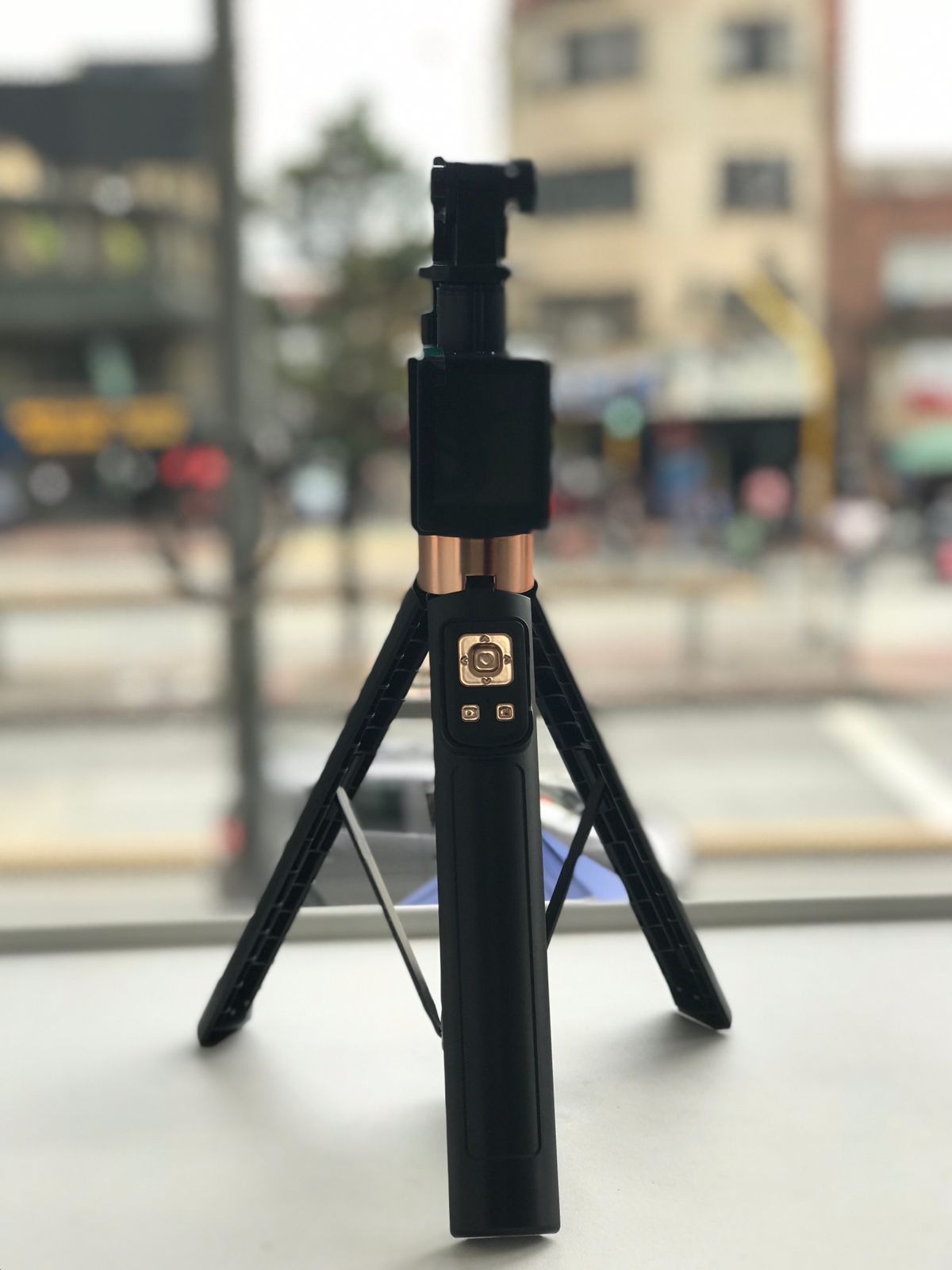 TRÍPODE PROFESIONAL CON PROYECCIÓN MÓVIL - Imagen 3