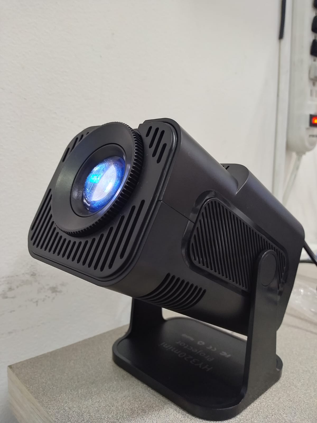 PROYECTOR MINI HY320 - Imagen 3