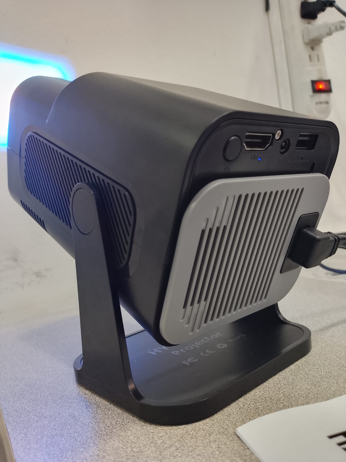 PROYECTOR MINI HY320 - Imagen 2